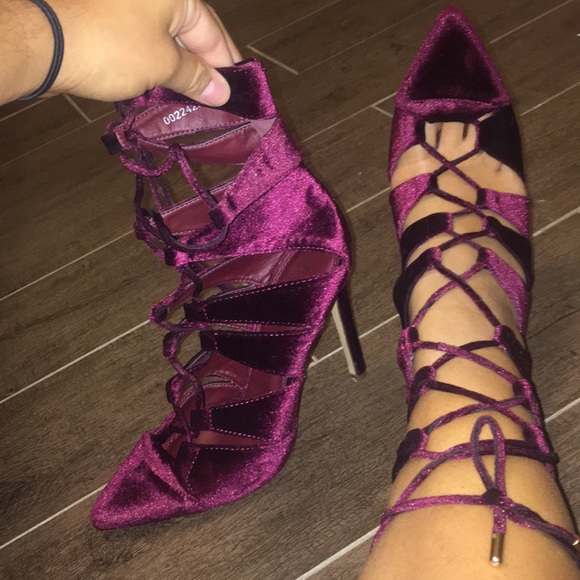 Lace up heels - Picture 2 of 3